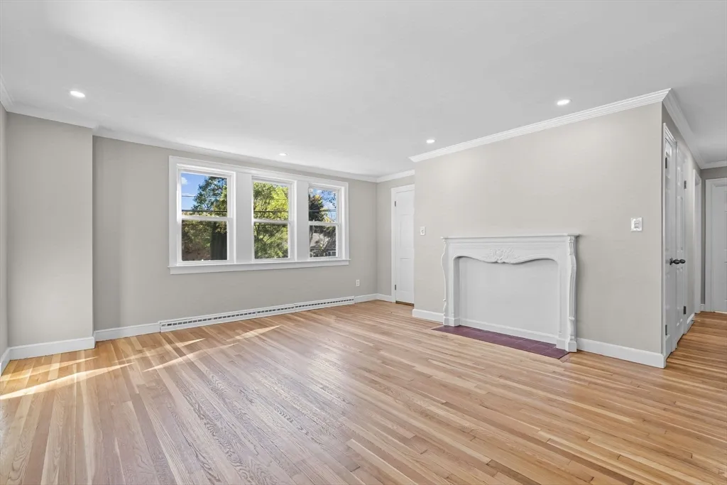 3 bed, 2 bath apartment for rent at 9 Home Ave Unit 1, Natick — photo 3 of 26
