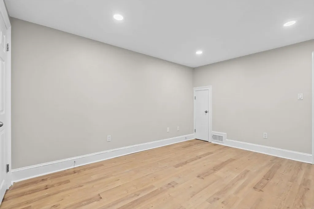 3 bed, 2 bath apartment for rent at 9 Home Ave Unit 1, Natick — photo 21 of 26