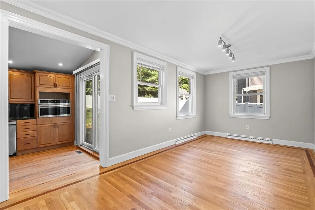 3 bed, 2 bath apartment for rent at 9 Home Ave Unit 1, Natick — photo 7 of 26