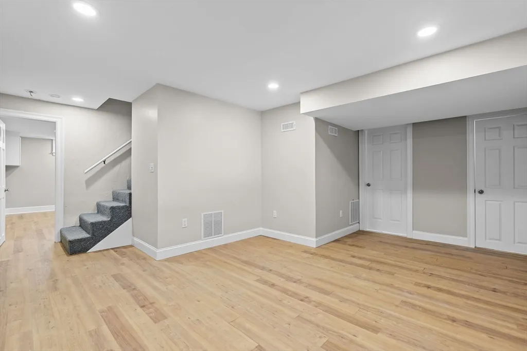 3 bed, 2 bath apartment for rent at 9 Home Ave Unit 1, Natick — photo 24 of 26