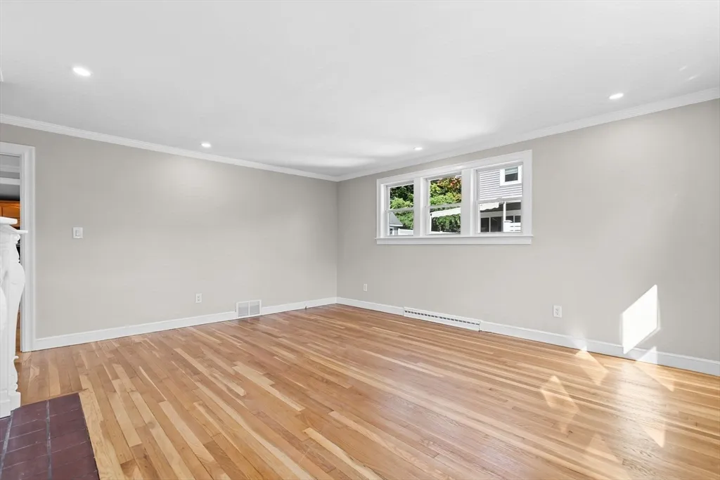 3 bed, 2 bath apartment for rent at 9 Home Ave Unit 1, Natick — photo 5 of 26