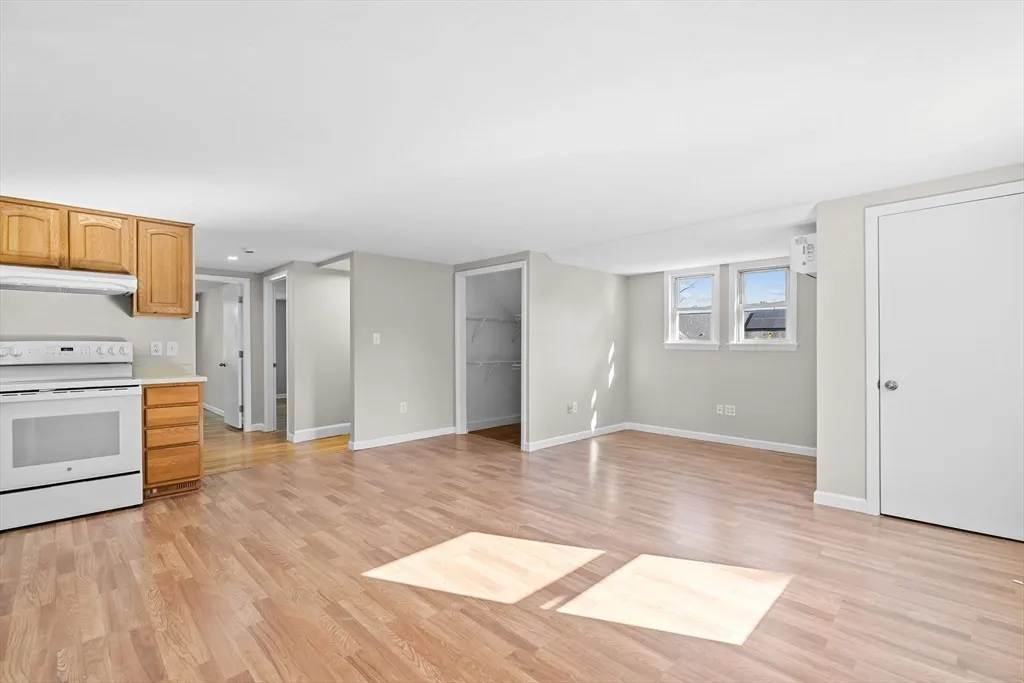 2 bed, 1 bath apartment for rent at 9 Home Ave Unit 2, Natick — photo 4 of 19