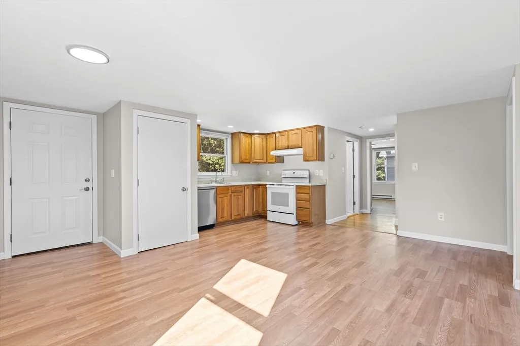 2 bed, 1 bath apartment for rent at 9 Home Ave Unit 2, Natick — photo 5 of 19