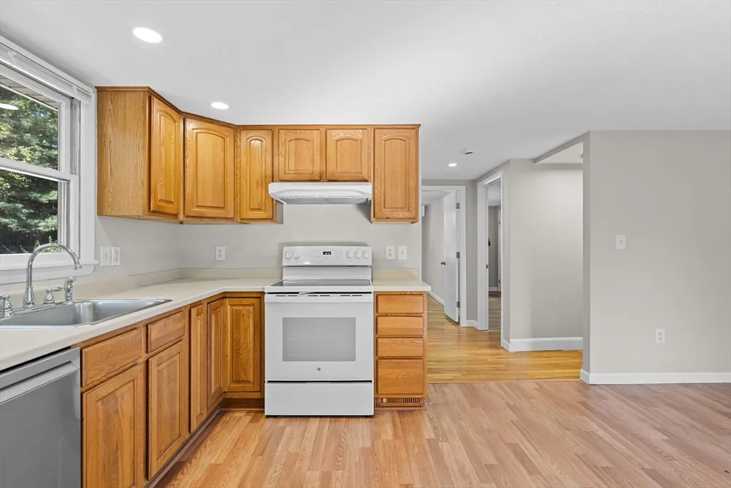 2 bed, 1 bath apartment for rent at 9 Home Ave Unit 2, Natick — photo 7 of 19
