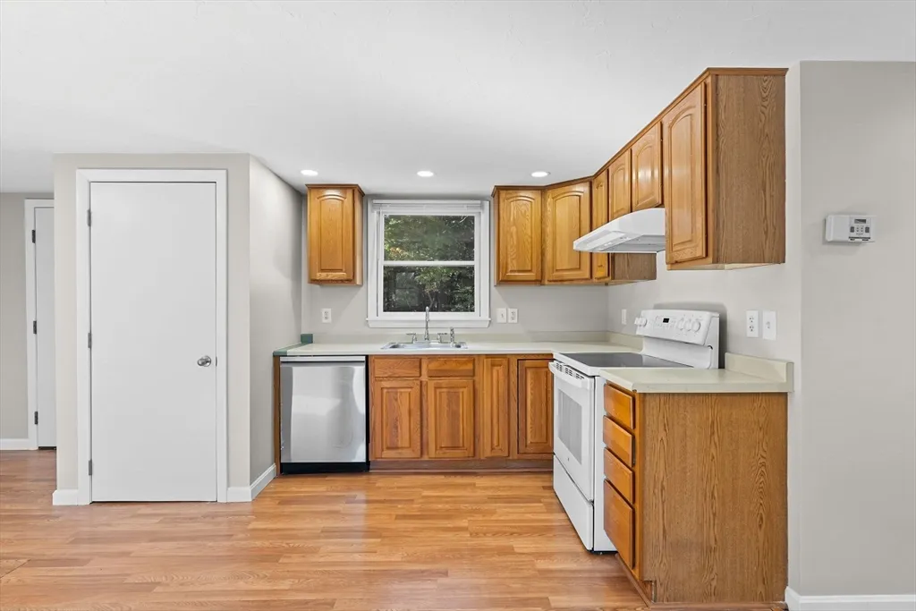 2 bed, 1 bath apartment for rent at 9 Home Ave Unit 2, Natick — photo 8 of 19