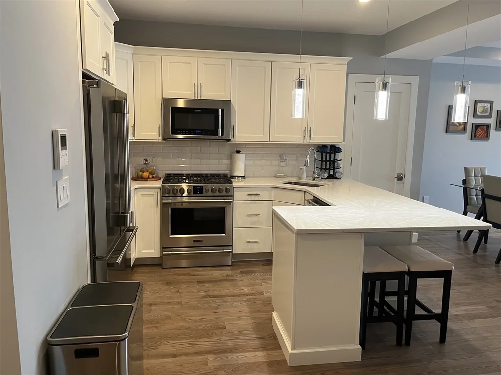 2 bed, 2 bath apartment for rent at 9 Independence Unit 205, Braintree — photo 2 of 24