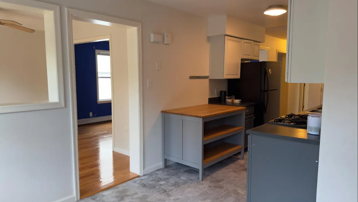 3 bed, 1 bath apartment for rent at 9 Irving St Unit 2, West Medford — photo 1 of 15