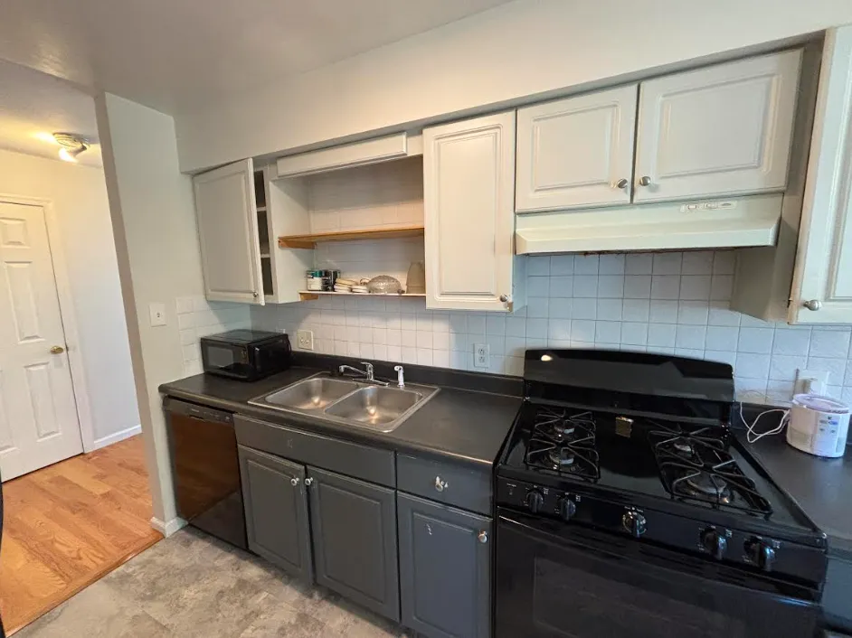3 bed, 1 bath apartment for rent at 9 Irving St Unit 2a, West Medford — photo 10 of 21