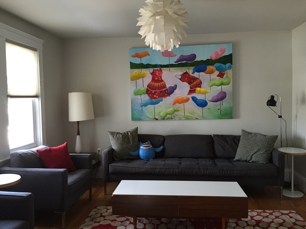4 bed, 2 bath apartment for rent at 9 Irvington Rd Unit 9, West Somerville — photo 4 of 23