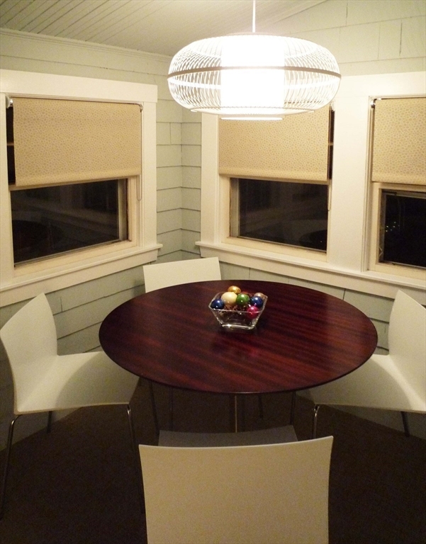 4 bed, 2 bath apartment for rent at 9 Irvington Rd Unit 9, West Somerville — photo 20 of 23