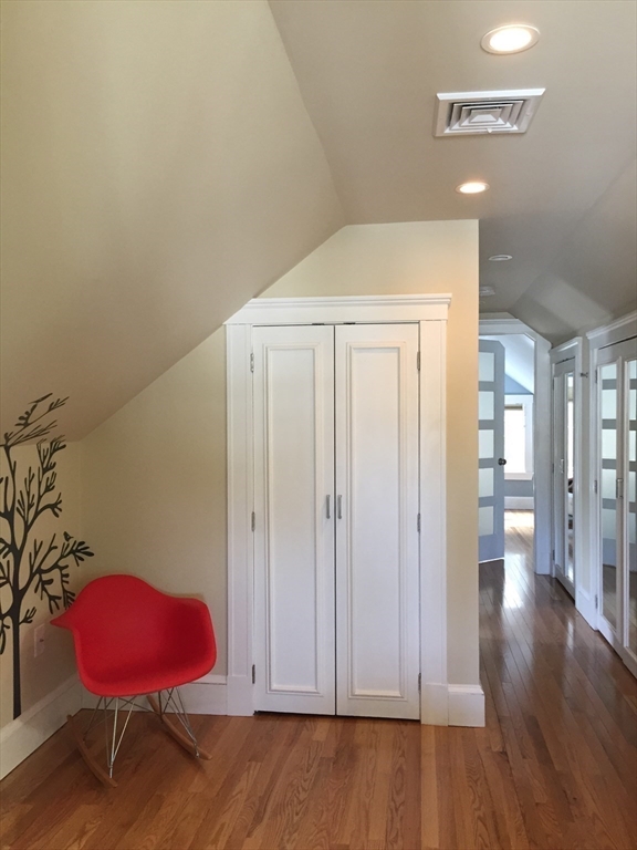 4 bed, 2 bath apartment for rent at 9 Irvington Rd Unit 9, West Somerville — photo 19 of 23