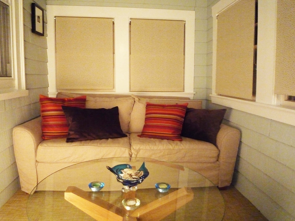 4 bed, 2 bath apartment for rent at 9 Irvington Rd Unit 9, West Somerville — photo 21 of 23