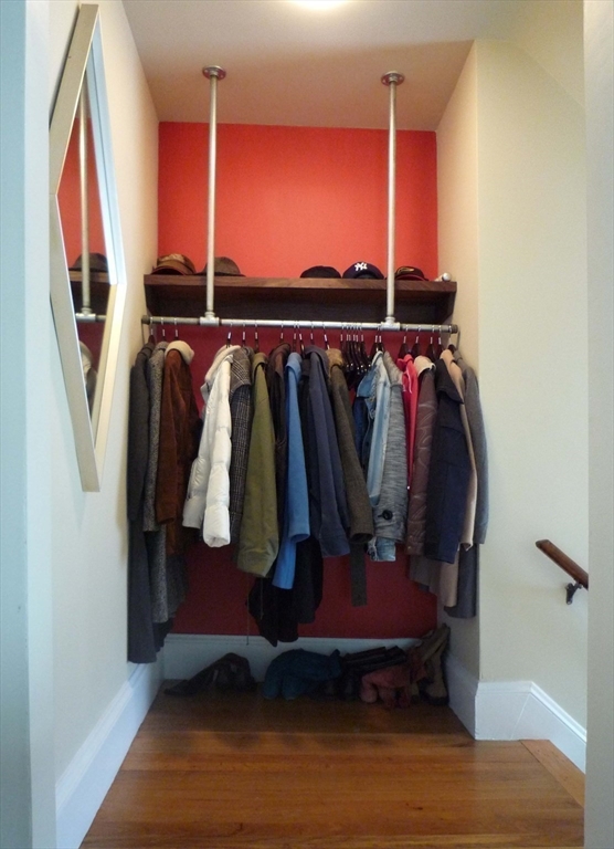 4 bed, 2 bath apartment for rent at 9 Irvington Rd Unit 9, West Somerville — photo 14 of 23