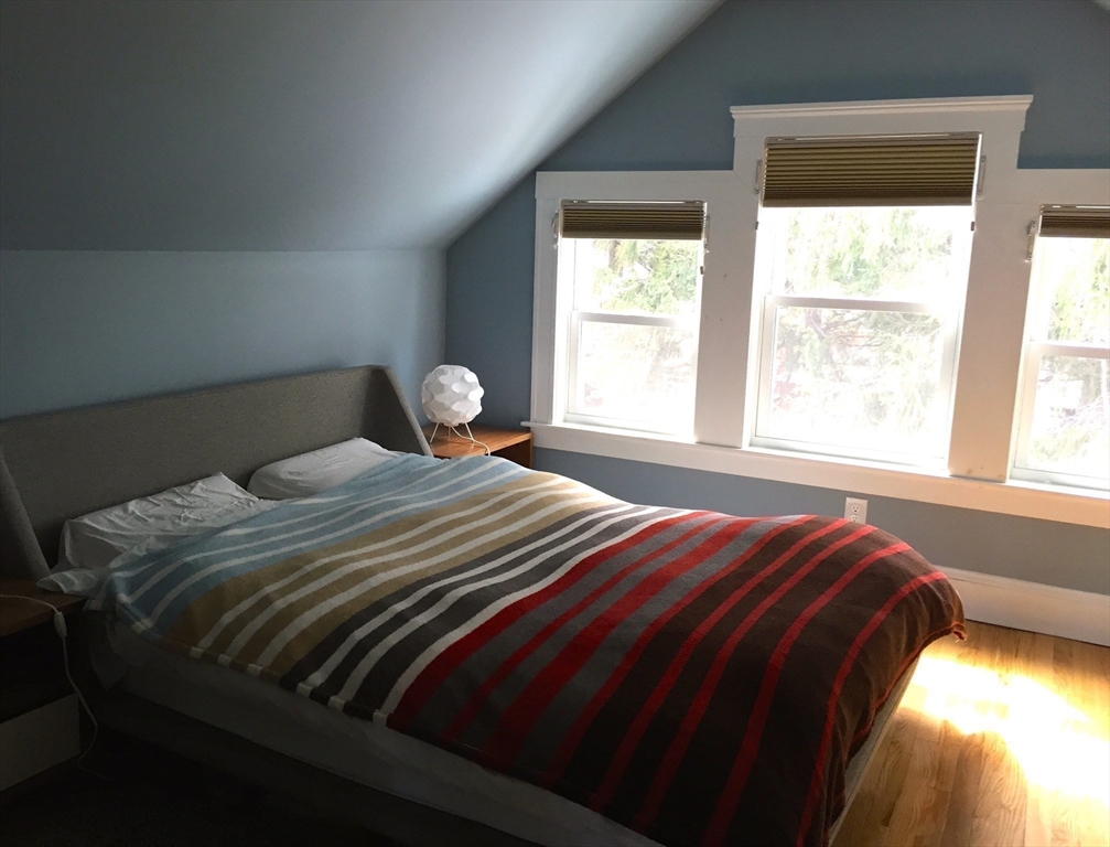 4 bed, 2 bath apartment for rent at 9 Irvington Rd Unit 9, West Somerville — photo 15 of 23
