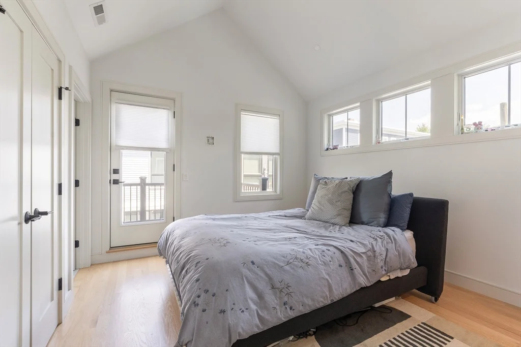 3 bed, 3 bath apartment for rent at 9 Jackson Unit 9, North Cambridge — photo 16 of 33