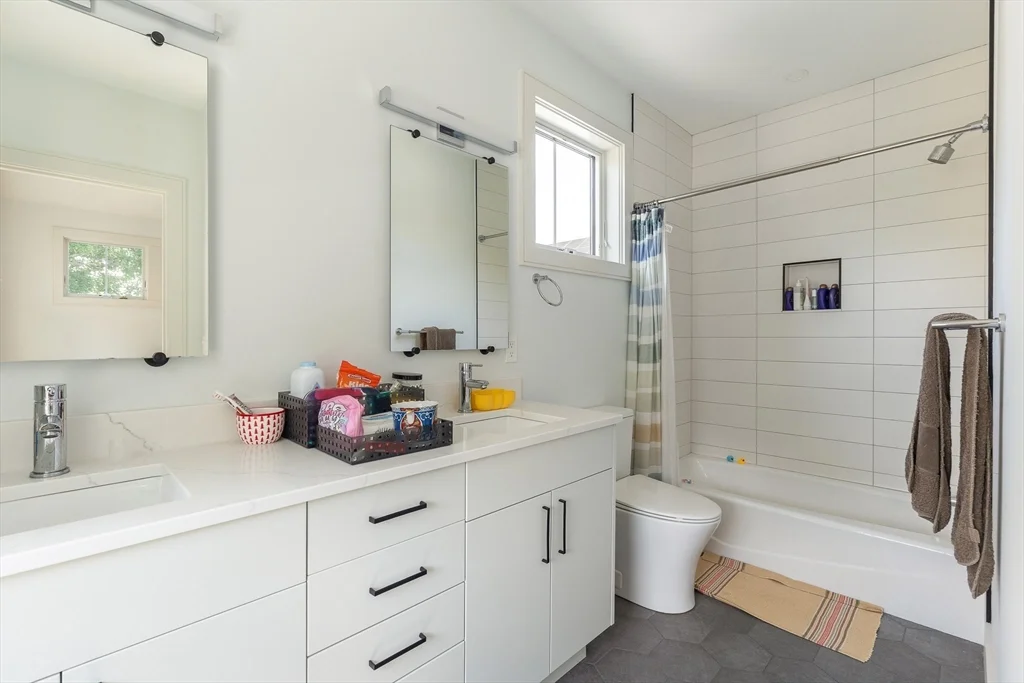 3 bed, 3 bath apartment for rent at 9 Jackson Unit 9, North Cambridge — photo 15 of 33