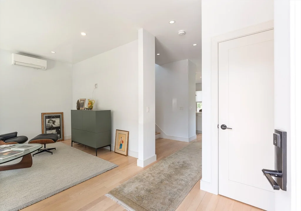 3 bed, 3 bath apartment for rent at 9 Jackson Unit 9, North Cambridge — photo 3 of 33