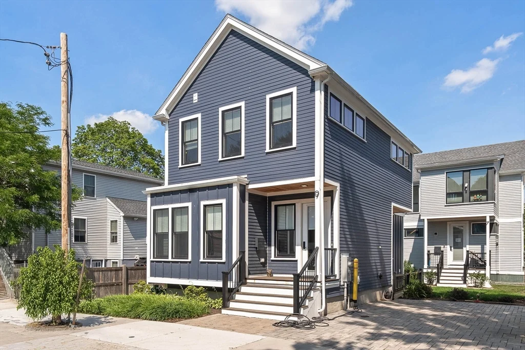3 bed, 3 bath apartment for rent at 9 Jackson Unit 9, North Cambridge — photo 1 of 33