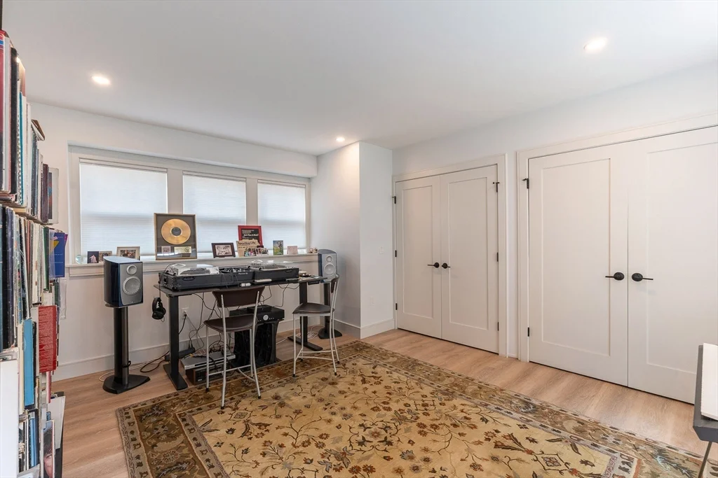 3 bed, 3 bath apartment for rent at 9 Jackson Unit 9, North Cambridge — photo 22 of 33
