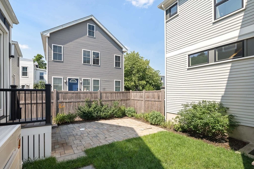 3 bed, 3 bath apartment for rent at 9 Jackson Unit 9, North Cambridge — photo 31 of 33