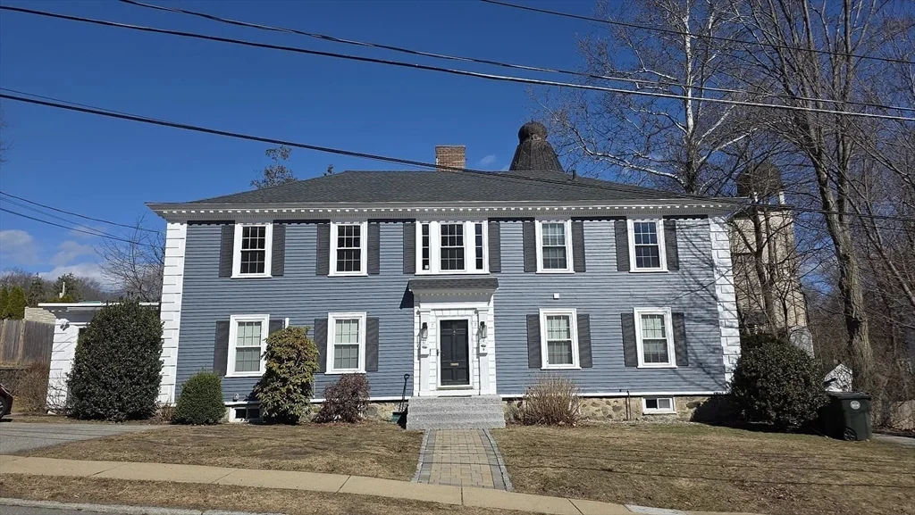 3 bed, 1 bath apartment for rent at 9 Kenilworth St Unit 9, Shawsheen Village — photo 1 of 17