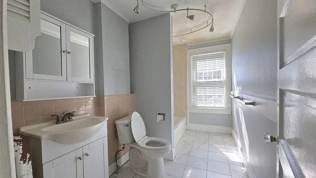 3 bed, 1 bath apartment for rent at 9 Kenilworth St Unit 9, Shawsheen Village — photo 15 of 17
