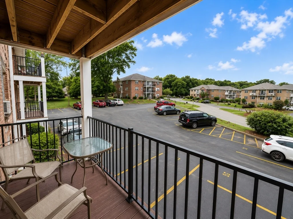 1 bed, 1 bath apartment for rent at 9 Kenmar Dr Unit 13, Billerica
