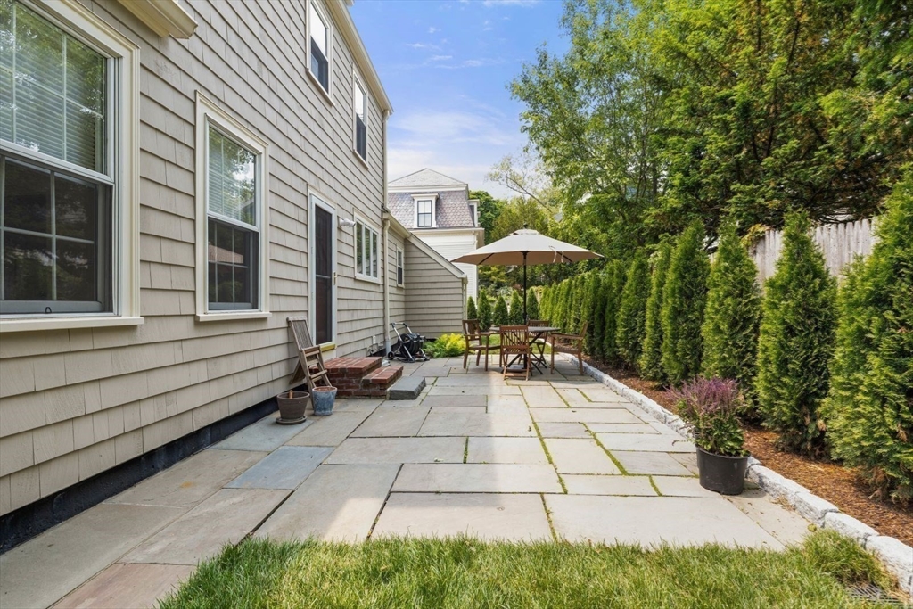 4 bed, 3 bath apartment for rent at 9 Kenway St, West Cambridge — photo 12 of 13