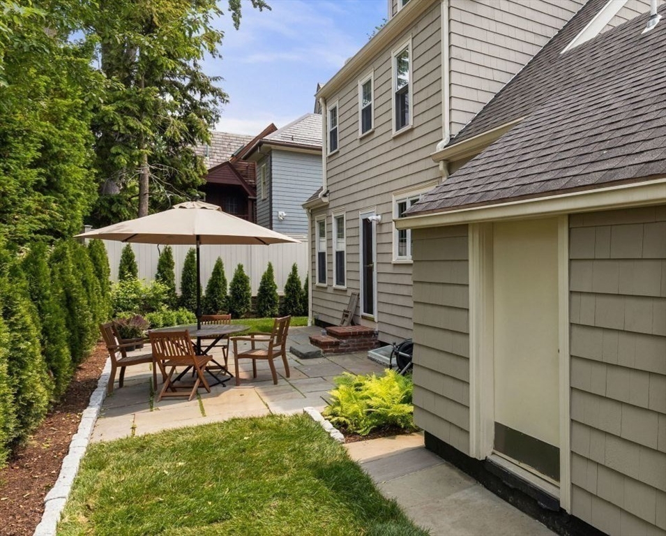 4 bed, 3 bath apartment for rent at 9 Kenway St, West Cambridge — photo 13 of 13