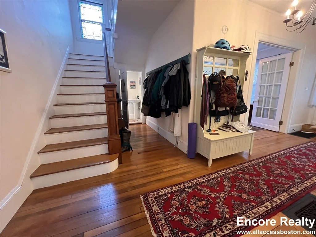 4 bed, 3 bath apartment for rent at 9 Kenwood St Unit 1, North Brookline — photo 19 of 25