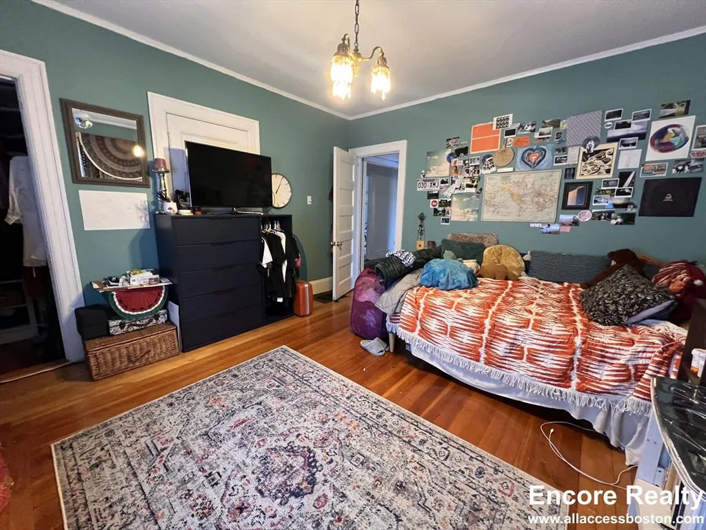 4 bed, 3 bath apartment for rent at 9 Kenwood St Unit 1, North Brookline — photo 21 of 25