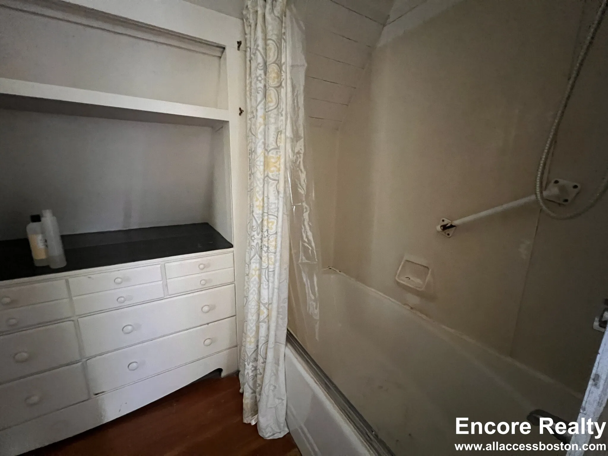 2 bed, 1 bath apartment for rent at 9 Kenwood St Unit 2, North Brookline — photo 13 of 21