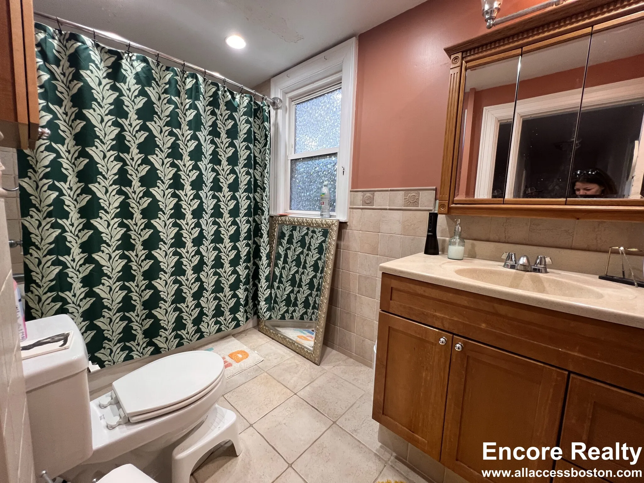 4.5 bed, 3.5 bath apartment for rent at 9 Kenwood St Unit 9-1, North Brookline — photo 35 of 41