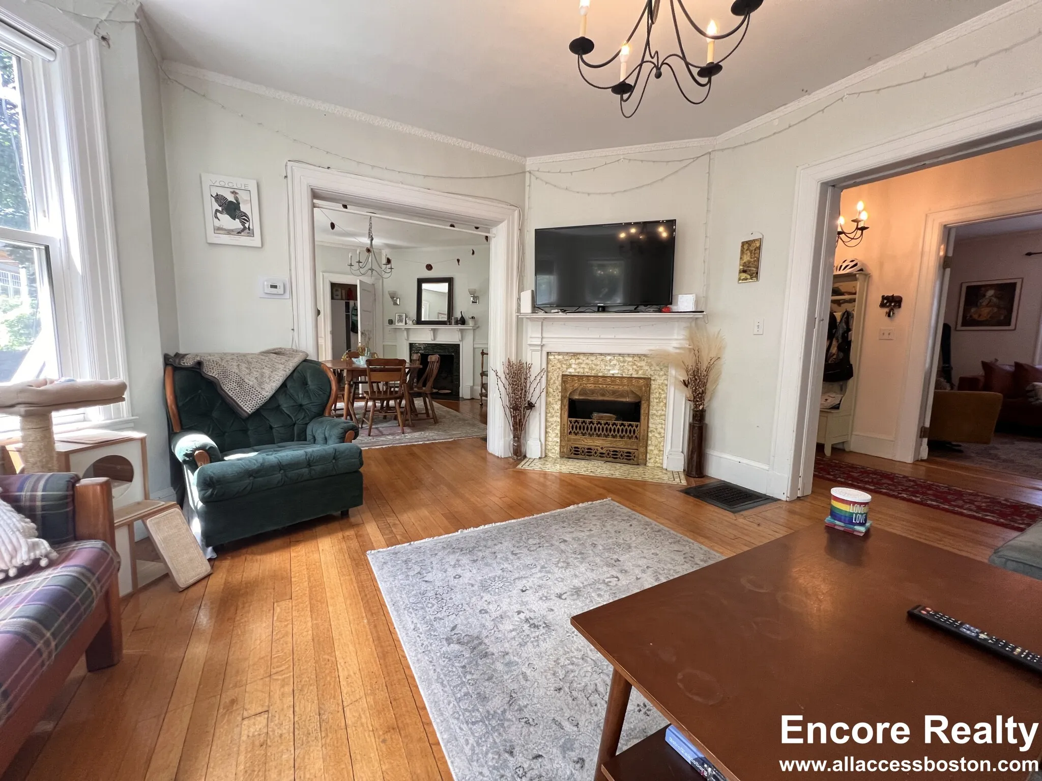 4.5 bed, 3.5 bath apartment for rent at 9 Kenwood St Unit 9-1, North Brookline