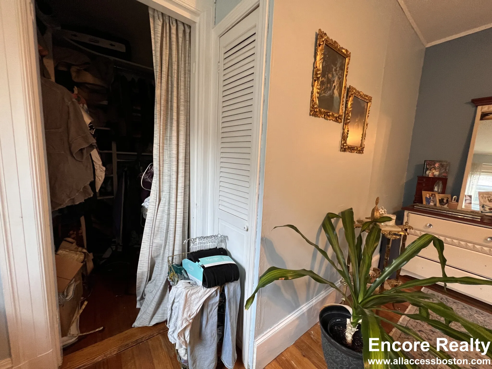 4.5 bed, 3.5 bath apartment for rent at 9 Kenwood St Unit 9-1, North Brookline — photo 31 of 41