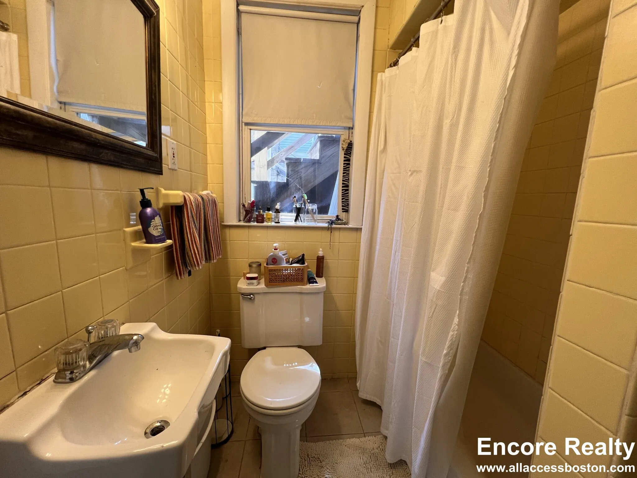 4.5 bed, 3.5 bath apartment for rent at 9 Kenwood St Unit 9-1, North Brookline — photo 22 of 41