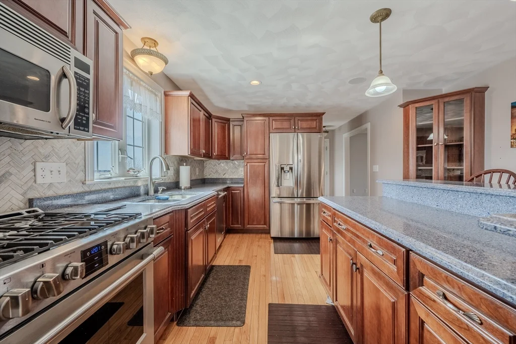 4 bed, 2 bath apartment for rent at 9 Kettle Way, Dracut — photo 8 of 19