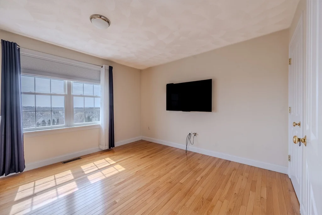 4 bed, 2 bath apartment for rent at 9 Kettle Way, Dracut — photo 16 of 19