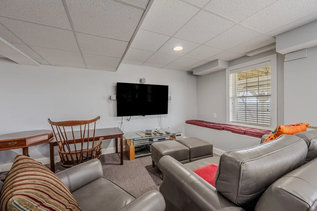 4 bed, 2 bath apartment for rent at 9 Kettle Way, Dracut — photo 10 of 19