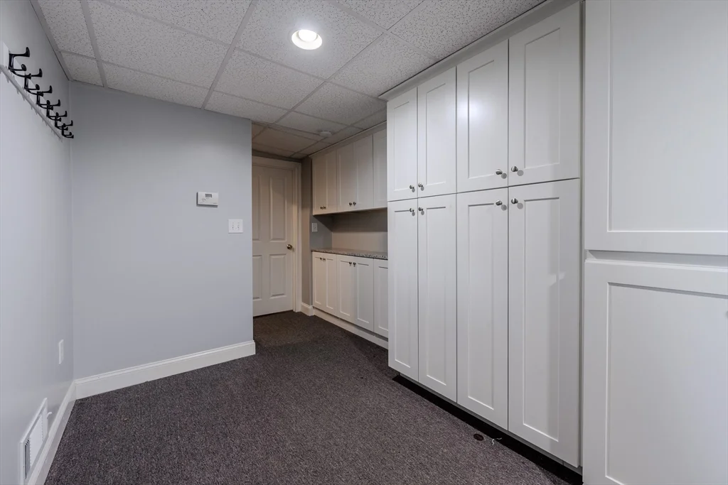 4 bed, 2 bath apartment for rent at 9 Kettle Way, Dracut — photo 11 of 19