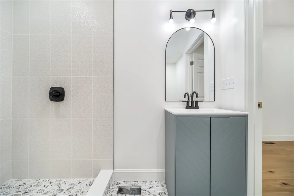 2 bed, 2 bath apartment for rent at 9 Knollin St Unit 1, Malden — photo 9 of 21