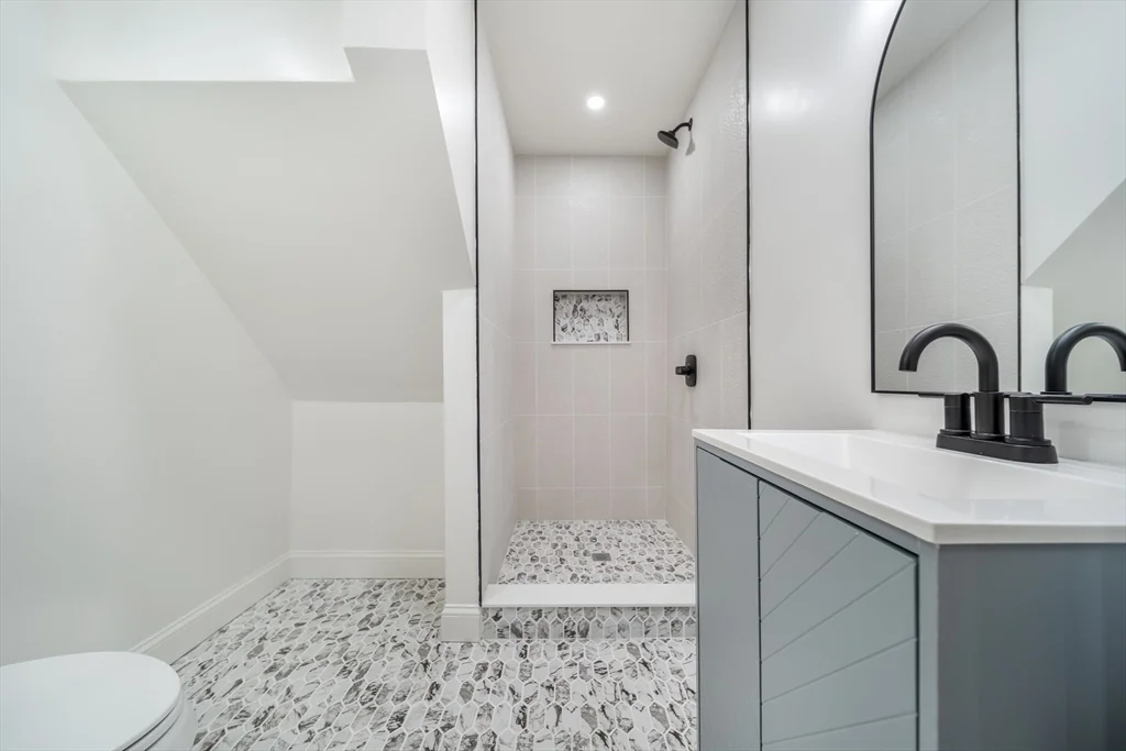 2 bed, 2 bath apartment for rent at 9 Knollin St Unit 1, Malden — photo 8 of 21
