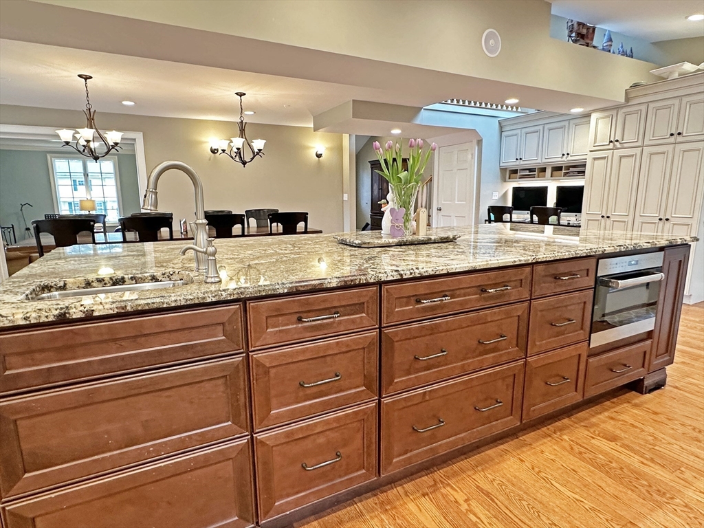 6 bed, 4+ bath apartment for rent at 9 Lantern Rd, Belmont — photo 8 of 40