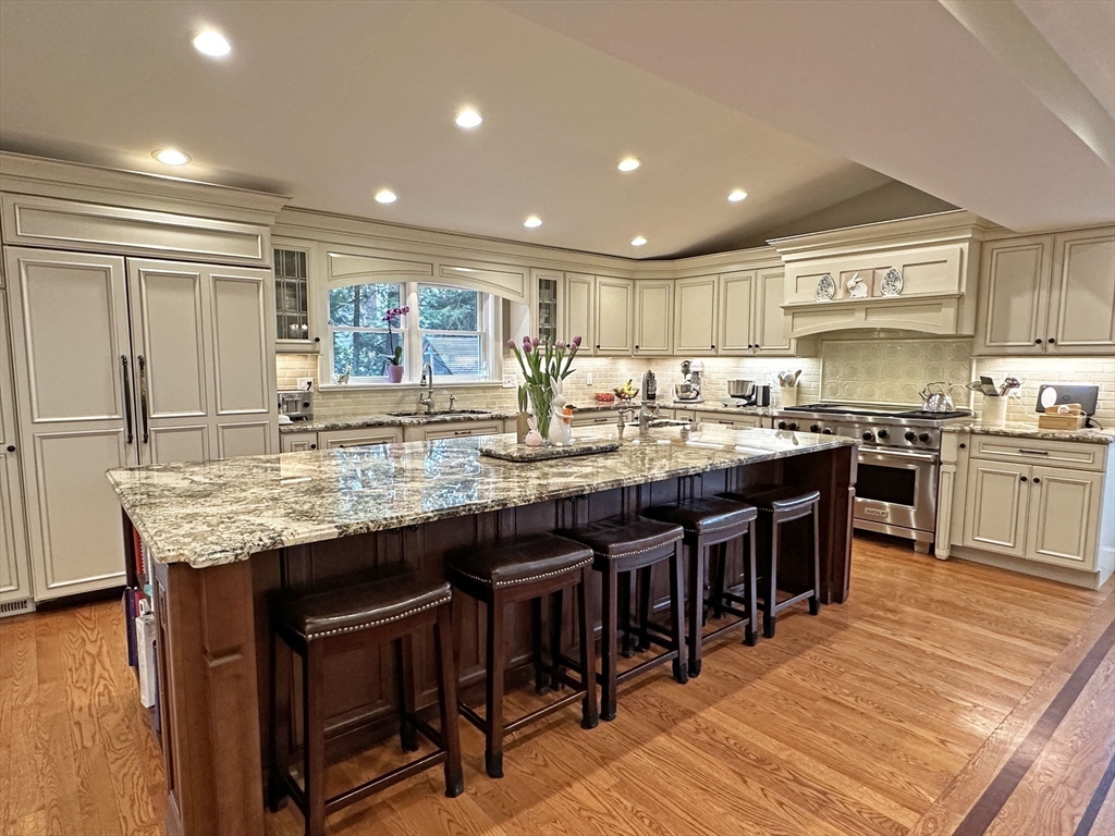 6 bed, 4+ bath apartment for rent at 9 Lantern Rd, Belmont — photo 3 of 40