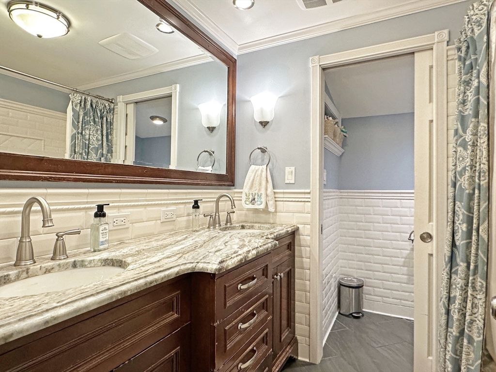 6 bed, 4+ bath apartment for rent at 9 Lantern Rd, Belmont — photo 22 of 40