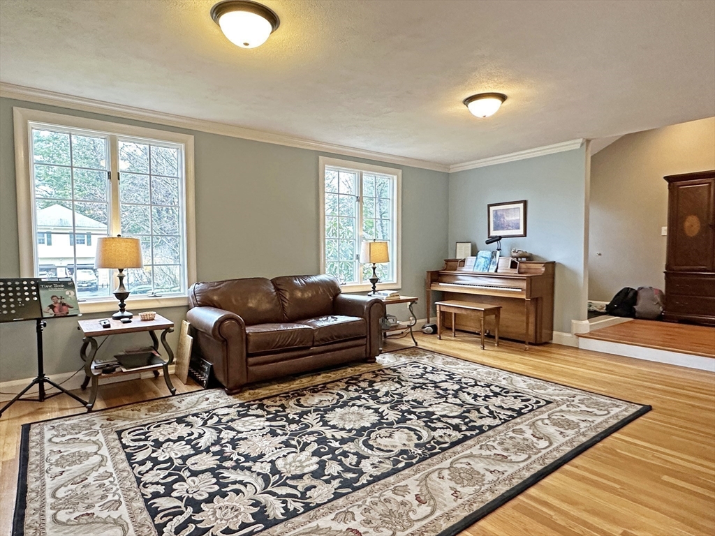 6 bed, 4+ bath apartment for rent at 9 Lantern Rd, Belmont — photo 16 of 40