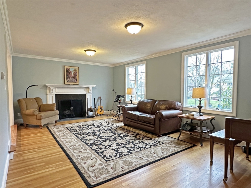6 bed, 4+ bath apartment for rent at 9 Lantern Rd, Belmont — photo 14 of 40