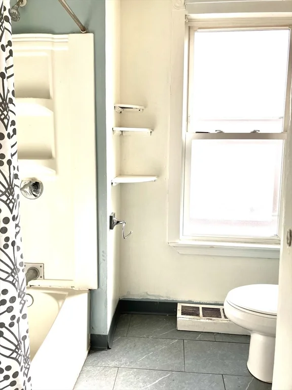 2 bed, 1 bath apartment for rent at 9 Laurel Unit 1, Lynn — photo 4 of 12