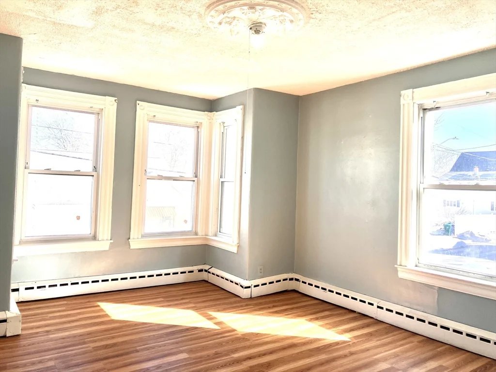 2 bed, 1 bath apartment for rent at 9 Laurel Unit 1, Lynn — photo 6 of 12