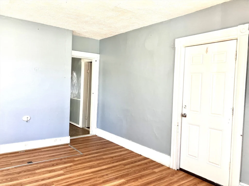 2 bed, 1 bath apartment for rent at 9 Laurel Unit 1, Lynn — photo 8 of 12